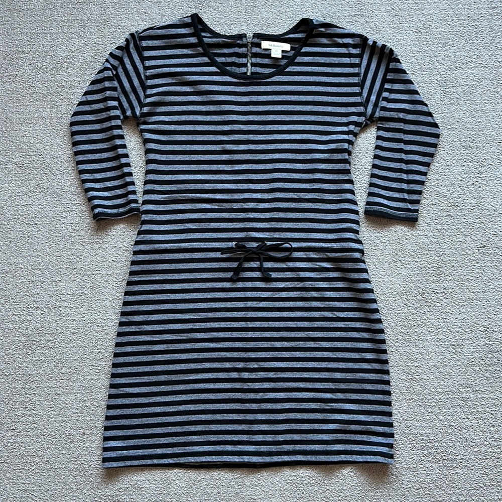 •G.H. BASS & CO.• Women’s 3/4 Sleeve Black and Grey Striped Dress